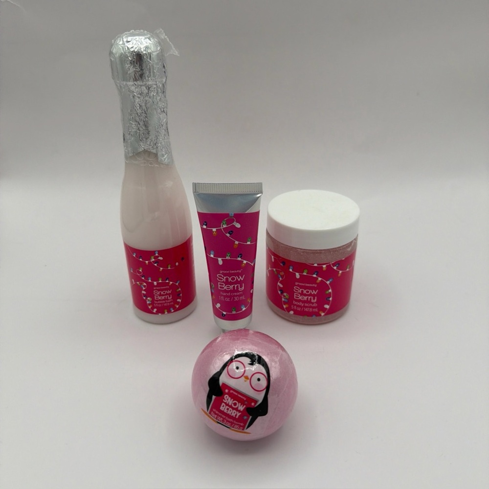Groovi Beauty Body Snow‎ Berry 4 Piece Set Gift